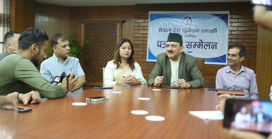 एमालेसँग नयाँ गठबन्धनमा जोडिने खबर असत्यः अर्थमन्त्री महत